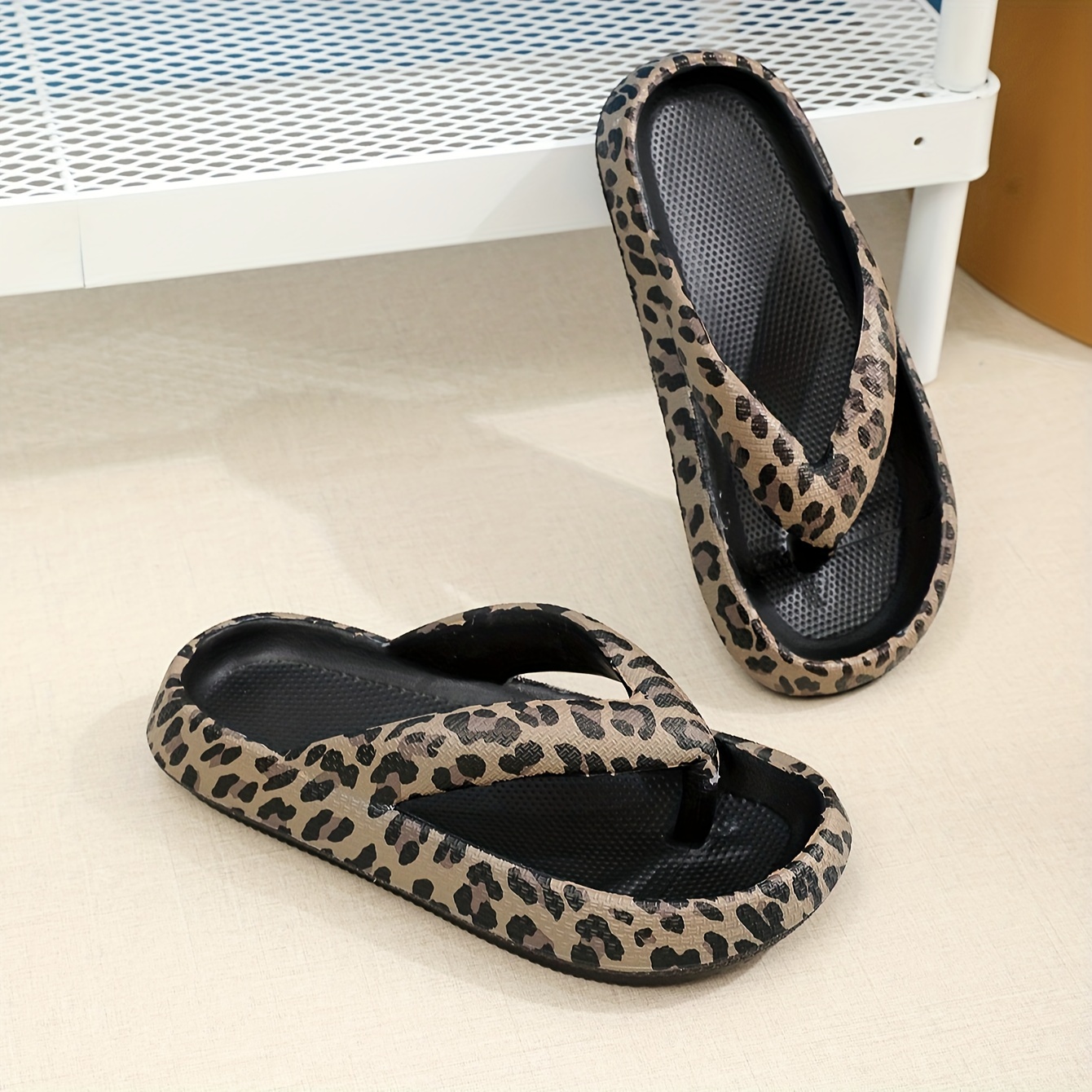 fashion leopard print flip flops soft sole eva platform slide shoes indoor outdoor beach slides details 4